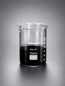 Dispersão coloidal de óxido de grafeno SUPRA-AQUA-GO-500 em béquer de laboratório